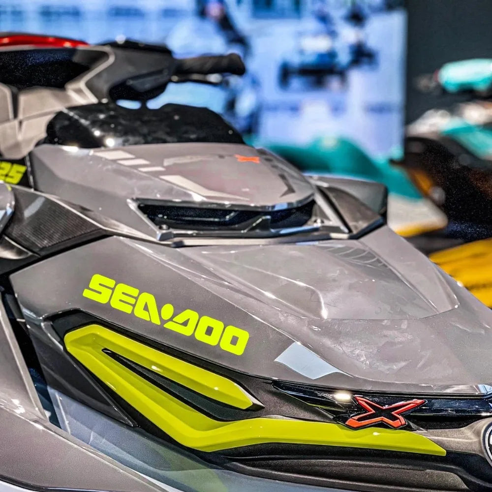 Vinilos Sea-Doo – Calcomanías Reflectantes para Moto Acuática | Set o Unidad